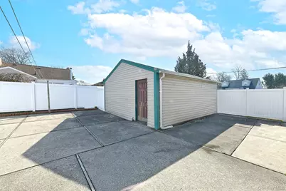 120 E Zoranne Drive, Farmingdale, NY 11735 - Photo 29