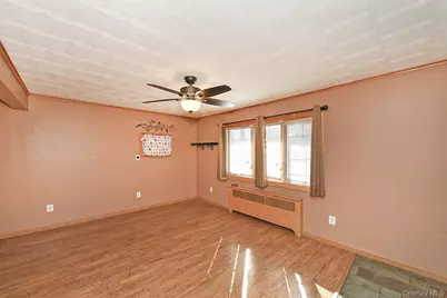 120 E Zoranne Drive, Farmingdale, NY 11735 - Photo 7