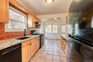 180 Lakeside Trail, Ridge, NY 11961 - Photo 5