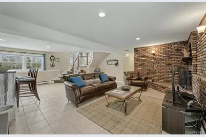 31 Marshmallow Drive, Commack, NY 11725 - Photo 29