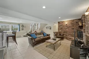 31 Marshmallow Dr, Commack, NY 11725 - Photo 29