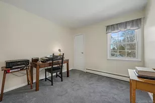 31 Marshmallow Dr, Commack, NY 11725 - Photo 21