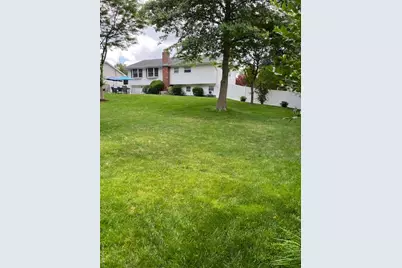 31 Marshmallow Drive, Commack, NY 11725 - Photo 39