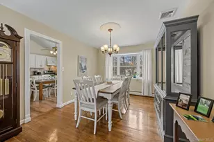 31 Marshmallow Dr, Commack, NY 11725 - Photo 13