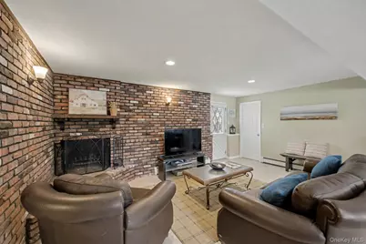 31 Marshmallow Drive, Commack, NY 11725 - Photo 31