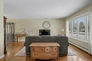 31 Marshmallow Dr, Commack, NY 11725 - Photo 7