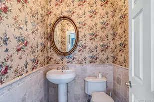 22 Turnberry Ct, Dix Hills, NY 11746 - Photo 9