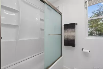 47 Weeks Road, North Babylon, NY 11703 - Photo 15