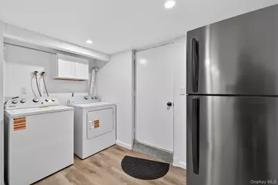 47 Weeks Road, North Babylon, NY 11703 - Photo 27