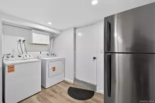 47 Weeks Rd, North Babylon, NY 11703 - Photo 27