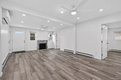 47 Weeks Road, North Babylon, NY 11703 - Photo 3