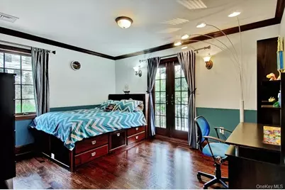 15 Hilltop Drive, Manhasset, NY 11030 - Photo 13