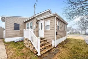 3665 Ionia St, Seaford, NY 11783 - Photo 17