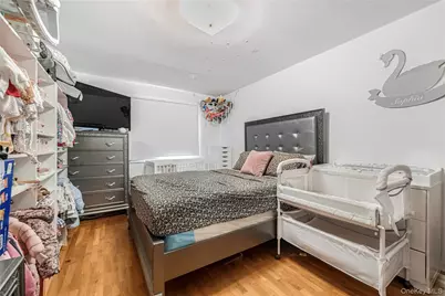 242 Prentiss Avenue, Bronx, NY 10465 - Photo 5