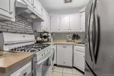 242 Prentiss Avenue, Bronx, NY 10465 - Photo 15