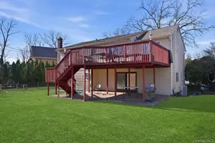 881 Buckley Pl, Westbury, NY 11590 - Photo 33