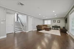 881 Buckley Pl, Westbury, NY 11590 - Photo 23