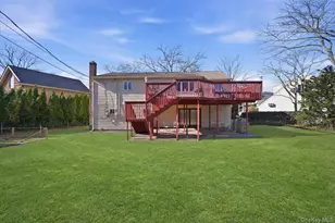 881 Buckley Pl, Westbury, NY 11590 - Photo 31