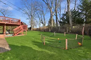 881 Buckley Pl, Westbury, NY 11590 - Photo 27