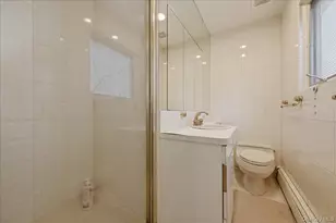 881 Buckley Pl, Westbury, NY 11590 - Photo 17