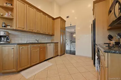 881 Buckley Place, Westbury, NY 11590 - Photo 13