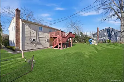 881 Buckley Place, Westbury, NY 11590 - Photo 29