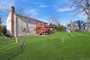 881 Buckley Pl, Westbury, NY 11590 - Photo 29