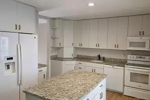 127 Baker Ct, Island Park, NY 11558 - Photo 3