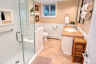 127 Baker Ct, Island Park, NY 11558 - Photo 7