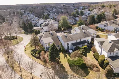 420 Florencia Place, Melville, NY 11747 - Photo 35