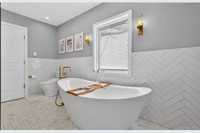 3 N Avalon Road, Great Neck, NY 11021 - Photo 35