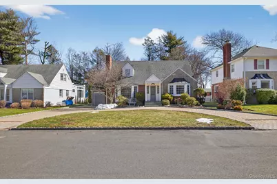 3 N Avalon Road, Great Neck, NY 11021 - Photo 3