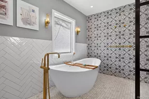 3 N Avalon Rd, Great Neck, NY 11021 - Photo 33