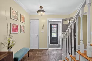 3 N Avalon Rd, Great Neck, NY 11021 - Photo 7