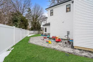 43 Voorhis Dr, Old Bethpage, NY 11804 - Photo 37