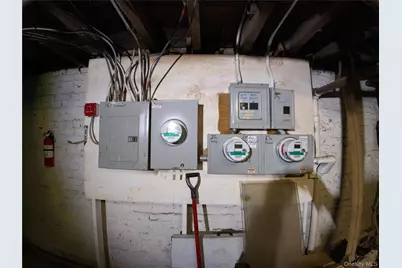 10418 Jamaica Avenue, Richmond Hill, NY 11418 - Photo 11