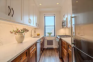 21 Barstow Rd, Great Neck, NY 11021 - Photo 13