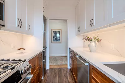 21 Barstow Road #5K, Great Neck, NY 11021 - Photo 15