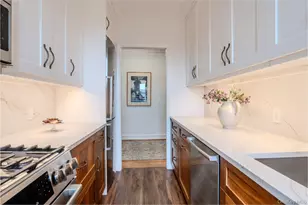 21 Barstow Rd, Great Neck, NY 11021 - Photo 15