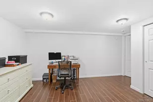 20 Vista Rd, Plainview, NY 11803 - Photo 25