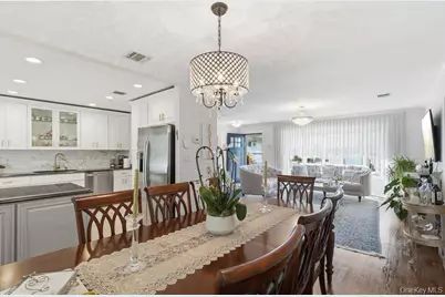 20 Vista Road, Plainview, NY 11803 - Photo 11