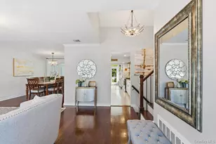 20 Vista Rd, Plainview, NY 11803 - Photo 5