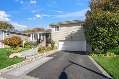 20 Vista Road, Plainview, NY 11803 - Photo 3