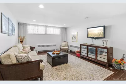 20 Vista Road, Plainview, NY 11803 - Photo 23