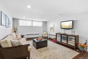 20 Vista Rd, Plainview, NY 11803 - Photo 23