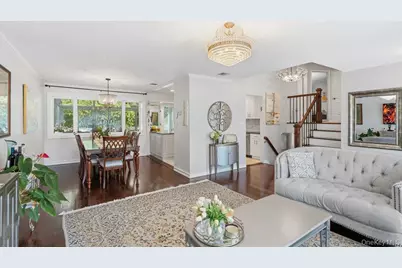 20 Vista Road, Plainview, NY 11803 - Photo 7