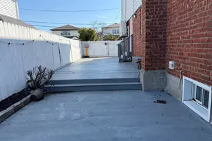 1 Munro Blvd, Valley Stream, NY 11581 - Photo 11