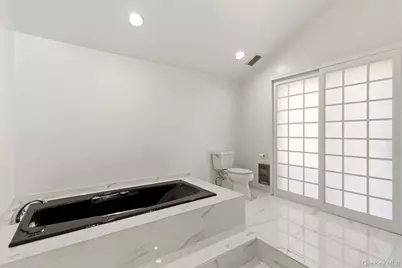 5 Waterford Way, Syosset, NY 11791 - Photo 25