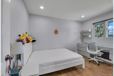 5 Hillvale Road, Syosset, NY 11791 - Photo 13