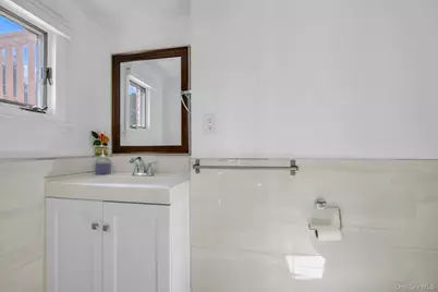 5 Hillvale Road, Syosset, NY 11791 - Photo 17